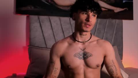 Snapshot of thomas_fit1 chatting on December 20, 2:40 am Thomas 3 JUST STAY AND BE MY LAST LOVE online show from December 20, 2:40 am