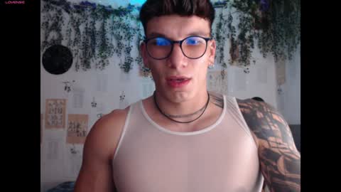 Snapshot of thomas_fuckboy chatting on January 18, 7:38 am Thomas Grey online show from January 18, 7:38 am