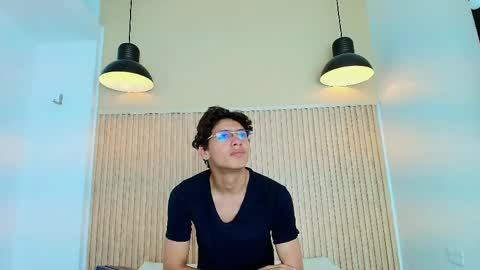 thomas online show from April 22, 9:27 pm