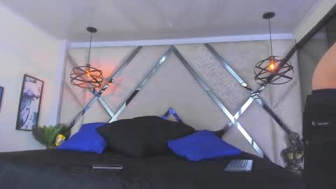 Snapshot of thomas_may4rs chatting on February 19, 4:12 am ---Thomas--- online show from February 19, 4:12 am