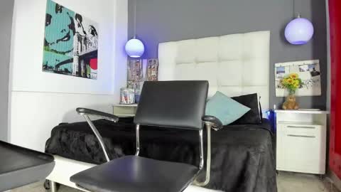 Snapshot of thomas_may4rs chatting on March 8, 4:01 am ---Thomas--- online show from March 8, 4:01 am