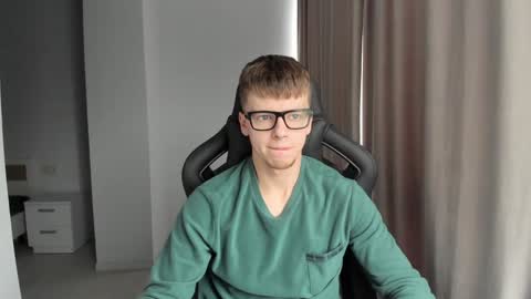 Snapshot of thomas_shelbivip chatting on January 24, 7:41 am Tomas online show from January 24, 7:41 am