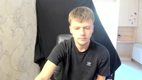 Snapshot of thomas_shelbivip chatting on September 20, 10:05 am Tomas online show from September 20, 10:05 am