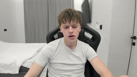 Tomas online show from April 20, 2:31 pm