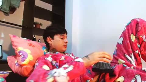 Snapshot of thomas_stallon chatting on March 11, 2:54 am thomas online show from March 11, 2:54 am