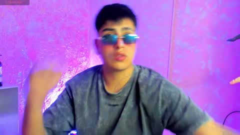 Thomas and Faon  online show from March 30, 5:19 am