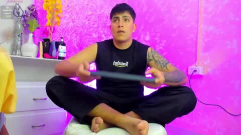 Thomas and Faon  online show from March 31, 5:30 am