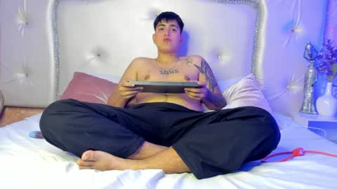 Thomas and Faon  online show from April 3, 11:03 pm