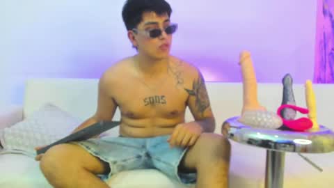 Thomas and Faon  online show from April 14, 6:30 am