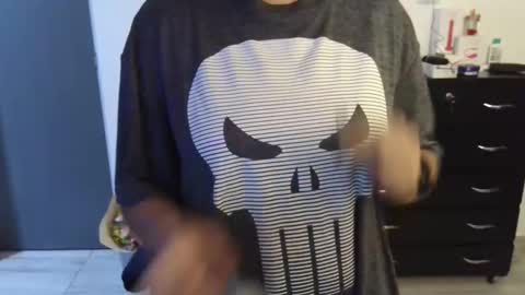 Snapshot of thomascooper_cams chatting on January 22, 1:20 am VALERIA online show from January 22, 1:20 am