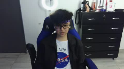 Snapshot of thomascooper_cams chatting on January 28, 2:21 am VALERIA online show from January 28, 2:21 am