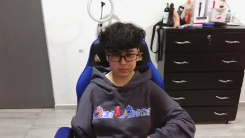 Snapshot of thomascooper_cams chatting on January 29, 12:01 am VALERIA online show from January 29, 12:01 am