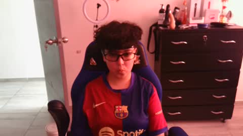 Snapshot of thomascooper_cams chatting on January 29, 2:53 pm VALERIA online show from January 29, 2:53 pm