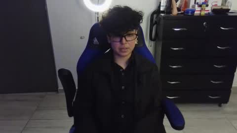 Snapshot of thomascooper_cams chatting on February 4, 12:08 am VALERIA online show from February 4, 12:08 am