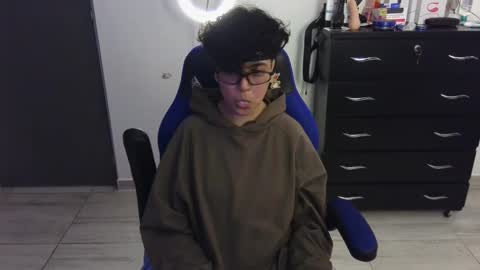 Snapshot of thomascooper_cams chatting on February 4, 10:13 pm VALERIA online show from February 4, 10:13 pm