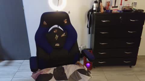 Snapshot of thomascooper_cams chatting on February 8, 1:11 am VALERIA online show from February 8, 1:11 am