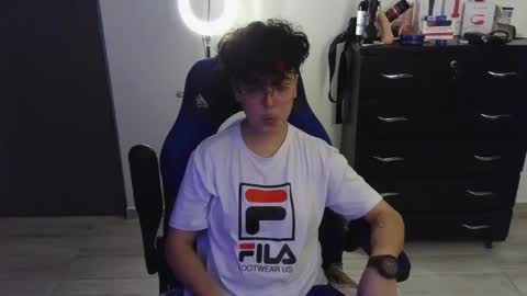 Snapshot of thomascooper_cams chatting on February 11, 12:49 am VALERIA online show from February 11, 12:49 am