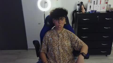 Snapshot of thomascooper_cams chatting on February 15, 1:31 am VALERIA online show from February 15, 1:31 am