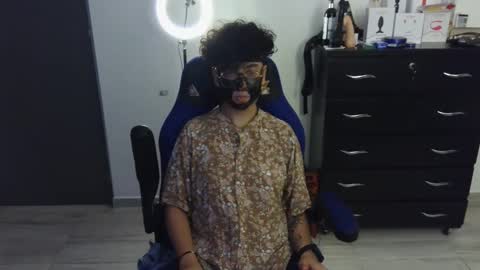 Snapshot of thomascooper_cams chatting on February 15, 4:36 am VALERIA online show from February 15, 4:36 am