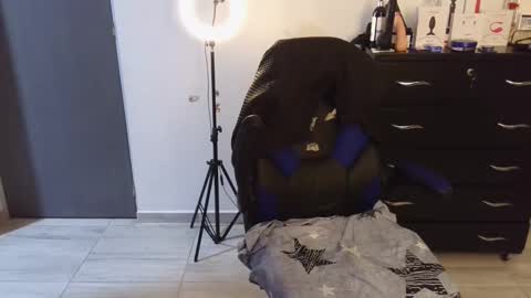 Snapshot of thomascooper_cams chatting on February 17, 3:47 am VALERIA online show from February 17, 3:47 am