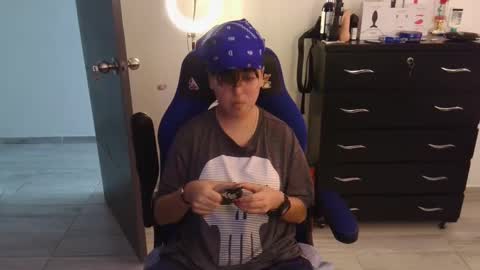 Snapshot of thomascooper_cams chatting on February 18, 10:03 pm VALERIA online show from February 18, 10:03 pm