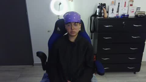 Snapshot of thomascooper_cams chatting on February 20, 2:07 am VALERIA online show from February 20, 2:07 am