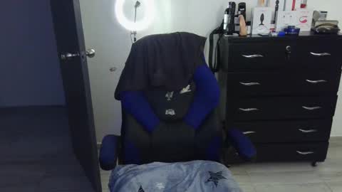 Snapshot of thomascooper_cams chatting on February 20, 11:21 pm VALERIA online show from February 20, 11:21 pm