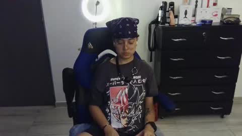 Snapshot of thomascooper_cams chatting on February 21, 2:50 am VALERIA online show from February 21, 2:50 am