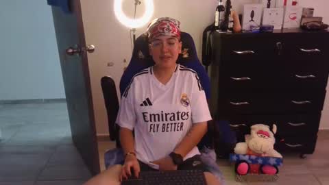 Snapshot of thomascooper_cams chatting on March 4, 7:54 pm VALERIA online show from March 4, 7:54 pm