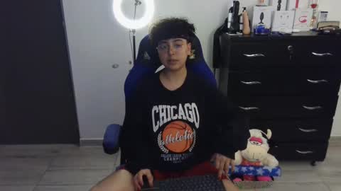 Snapshot of thomascooper_cams chatting on March 12, 10:39 pm VALERIA online show from March 12, 10:39 pm