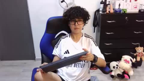 Snapshot of thomascooper_cams chatting on September 16, 7:15 pm VALERIA online show from September 16, 7:15 pm