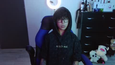 Snapshot of thomascooper_cams chatting on September 28, 1:33 am VALERIA online show from September 28, 1:33 am