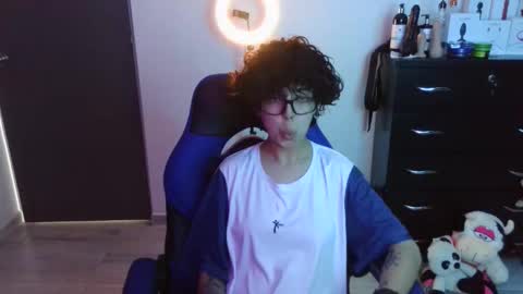 Snapshot of thomascooper_cams chatting on October 13, 7:25 pm VALERIA online show from October 13, 7:25 pm