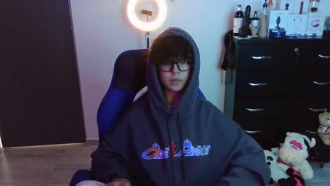 Snapshot of thomascooper_cams chatting on October 27, 7:18 pm VALERIA online show from October 27, 7:18 pm