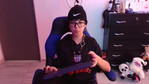 Snapshot of thomascooper_cams chatting on November 13, 7:13 pm VALERIA online show from November 13, 7:13 pm