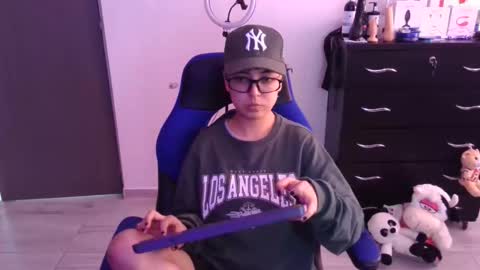 Snapshot of thomascooper_cams chatting on November 16, 6:57 pm VALERIA online show from November 16, 6:57 pm