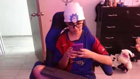 Snapshot of thomascooper_cams chatting on November 19, 5:24 pm VALERIA online show from November 19, 5:24 pm