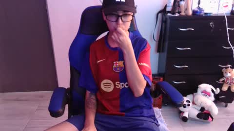 Snapshot of thomascooper_cams chatting on November 25, 5:57 pm VALERIA online show from November 25, 5:57 pm