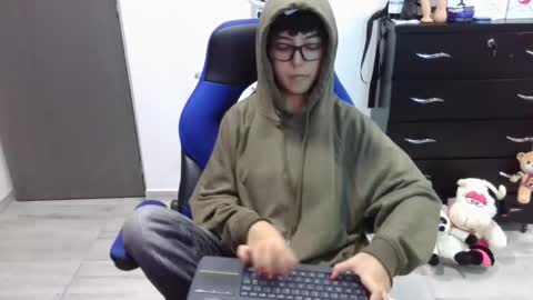 Snapshot of thomascooper_cams chatting on November 27, 8:00 pm VALERIA online show from November 27, 8:00 pm