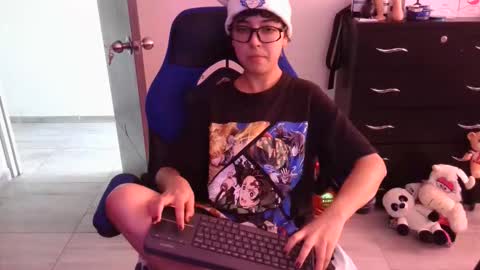 Snapshot of thomascooper_cams chatting on December 3, 5:22 pm VALERIA online show from December 3, 5:22 pm