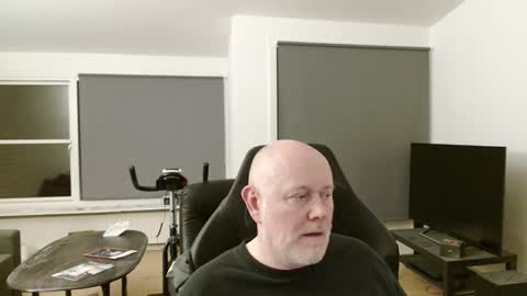 Snapshot of thomash32 chatting on October 16, 8:54 pm thomash32 online show from October 16, 8:54 pm