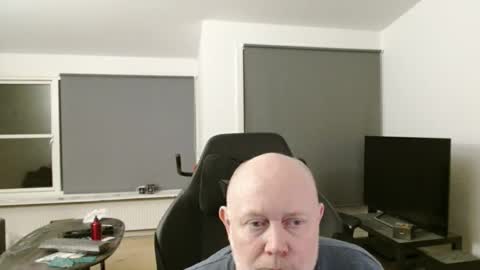 Snapshot of thomash32 chatting on November 7, 9:15 pm thomash32 online show from November 7, 9:15 pm