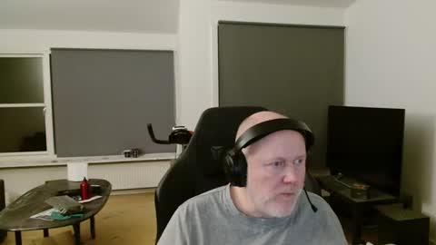 Snapshot of thomash32 chatting on November 11, 7:36 pm thomash32 online show from November 11, 7:36 pm