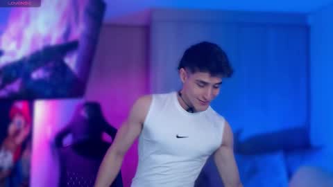 Thom Klein online show from February 25, 7:23 pm