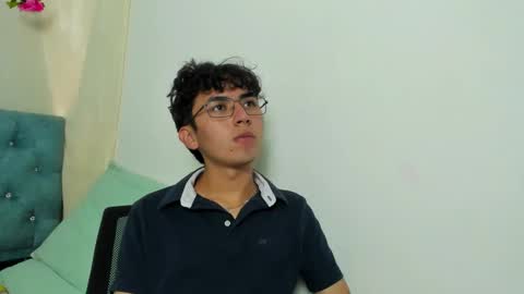 Snapshot of thommy_comp chatting on March 2, 2:32 pm thommy comp online show from March 2, 2:32 pm