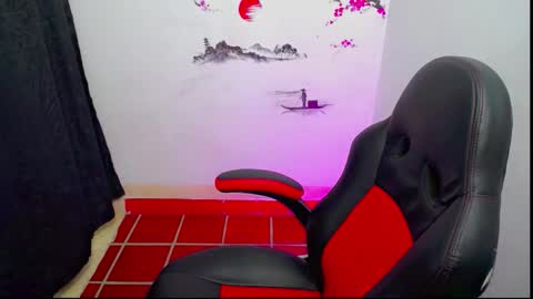 Snapshot of thommy_cute chatting on November 10, 2:38 pm Thomas online show from November 10, 2:38 pm