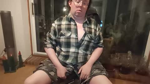 Snapshot of thomsam88 chatting on May 1, 3:22 am Thomsam88 check out my bio for loads of hot videos mmmmmmmmmm online show from May 1, 3:22 am