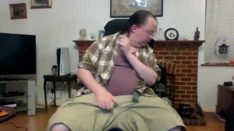 Snapshot of thomsam88 chatting on May 4, 2:18 am Thomsam88 check out my bio for loads of hot videos mmmmmmmmmm online show from May 4, 2:18 am