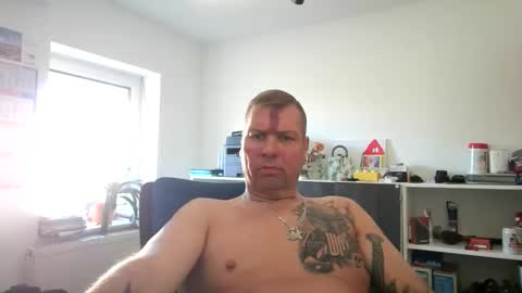 Snapshot of thomsen1478 chatting on April 11, 9:13 am thomsen1478 online show from April 11, 9:13 am