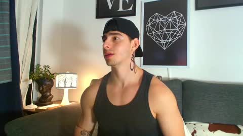 thomylov online show from March 14, 9:04 am